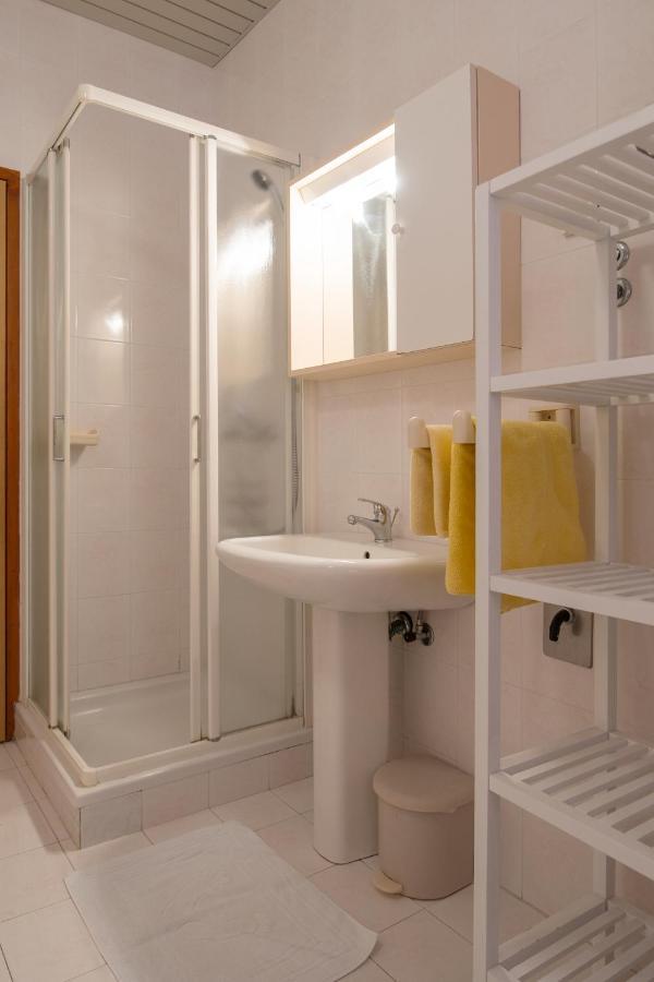 Apartments Mira 1 Premantura Dış mekan fotoğraf